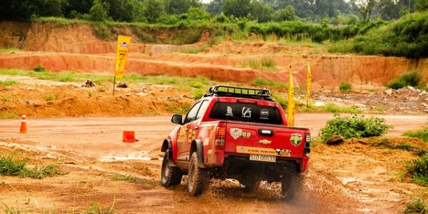 4x4-truck-640x480-26619472.jpeg